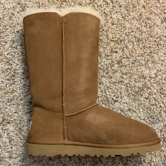 UGG Bailey Button Triplet Chestnut - Picture 7 of 10